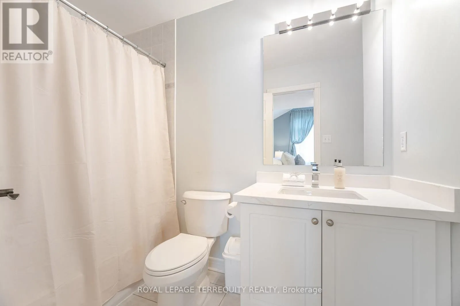 43 BLACK WALNUT DRIVE