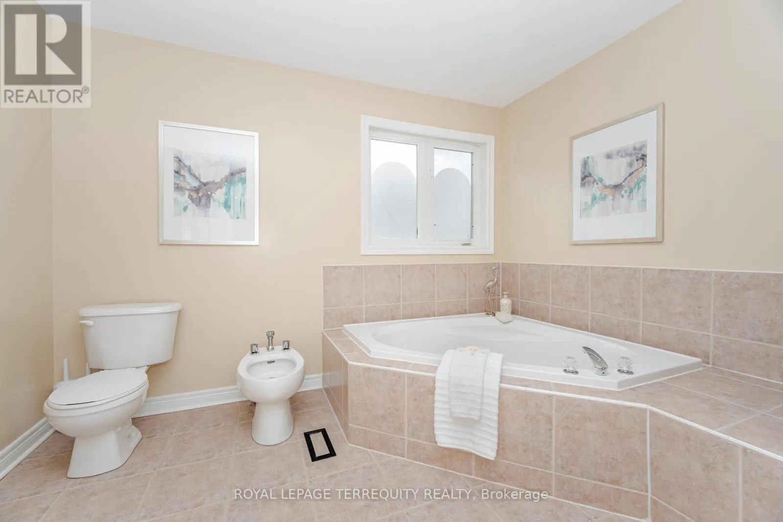 43 BLACK WALNUT DRIVE