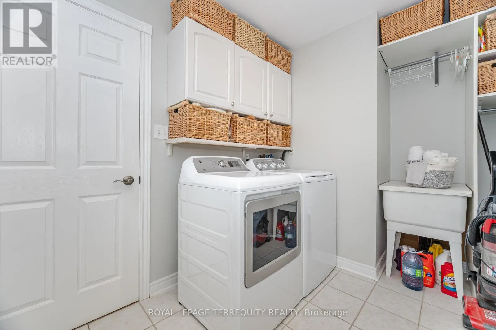 43 BLACK WALNUT DRIVE