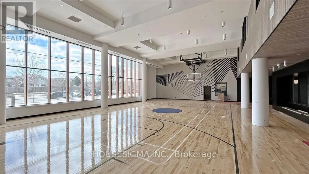 912 - 7950 BATHURST STREET