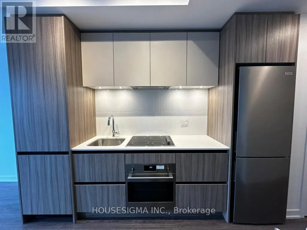 912 - 7950 BATHURST STREET