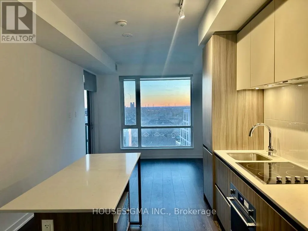 912 - 7950 BATHURST STREET