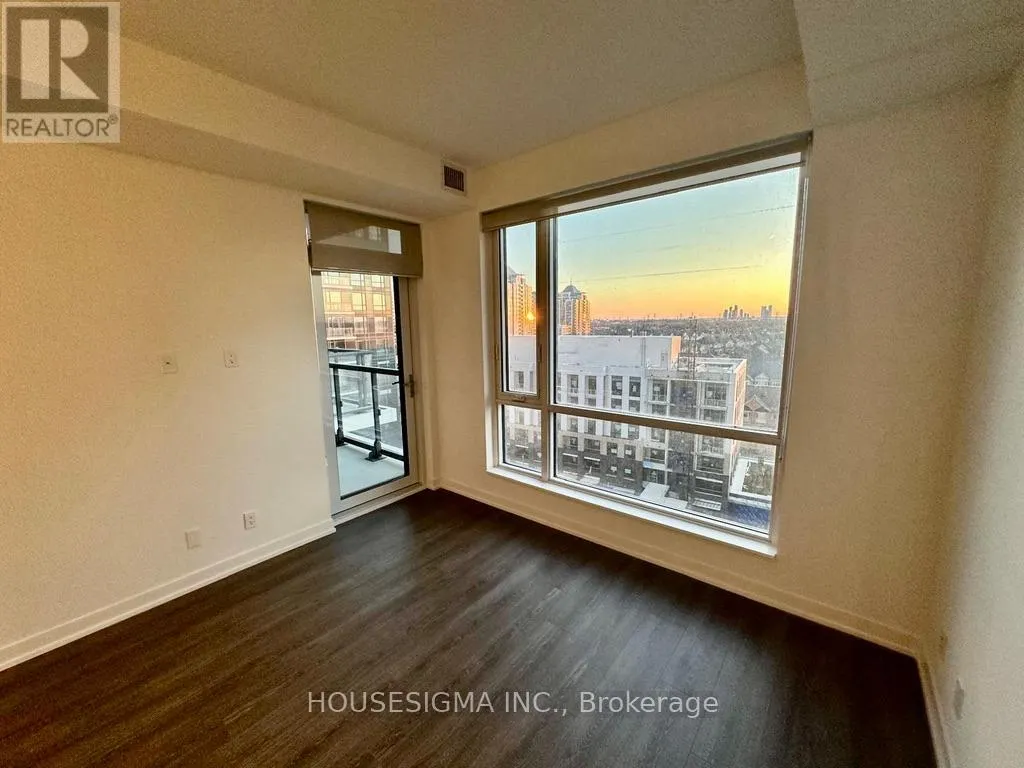 912 - 7950 BATHURST STREET