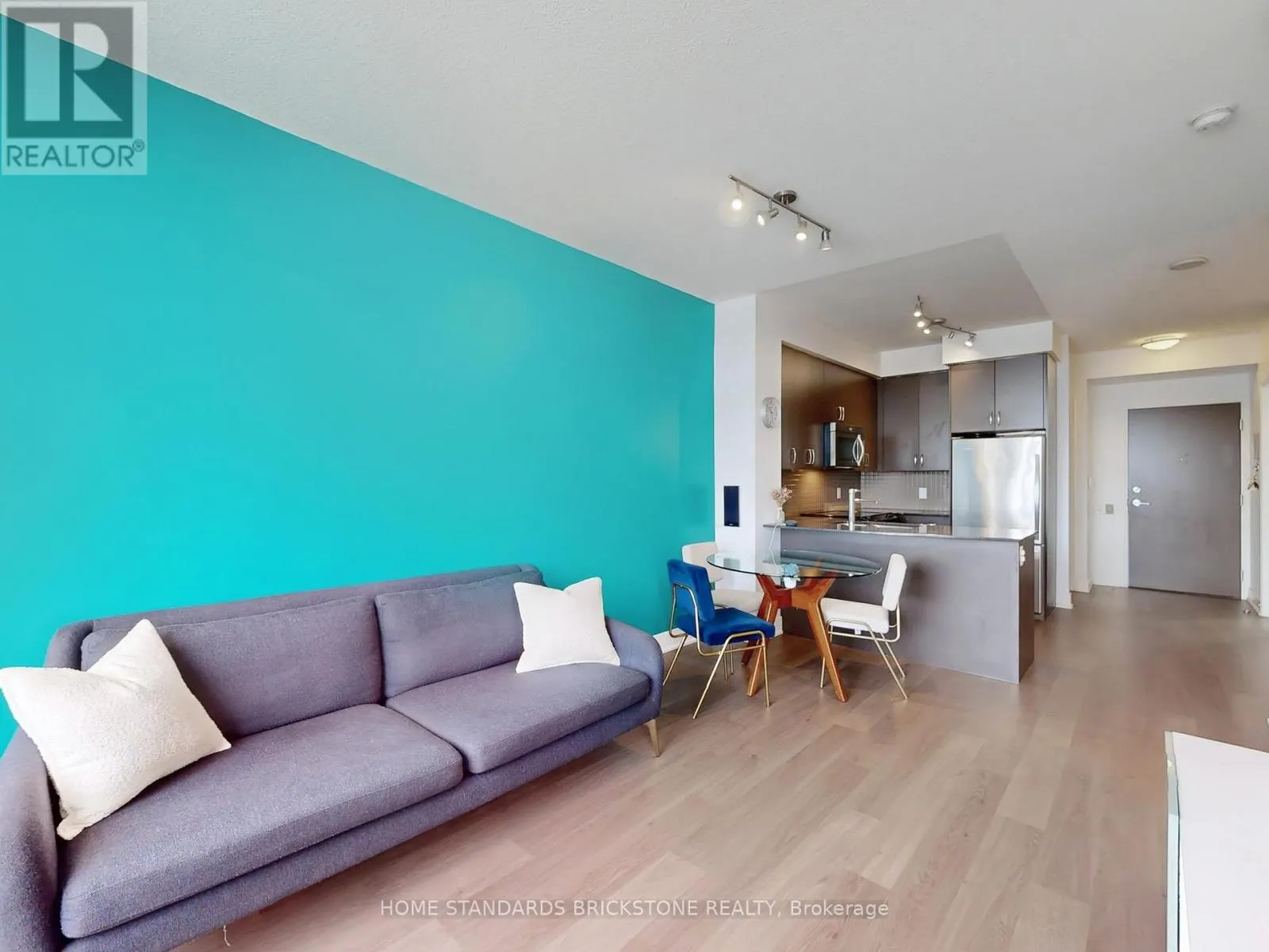 427 - 7608 YONGE STREET