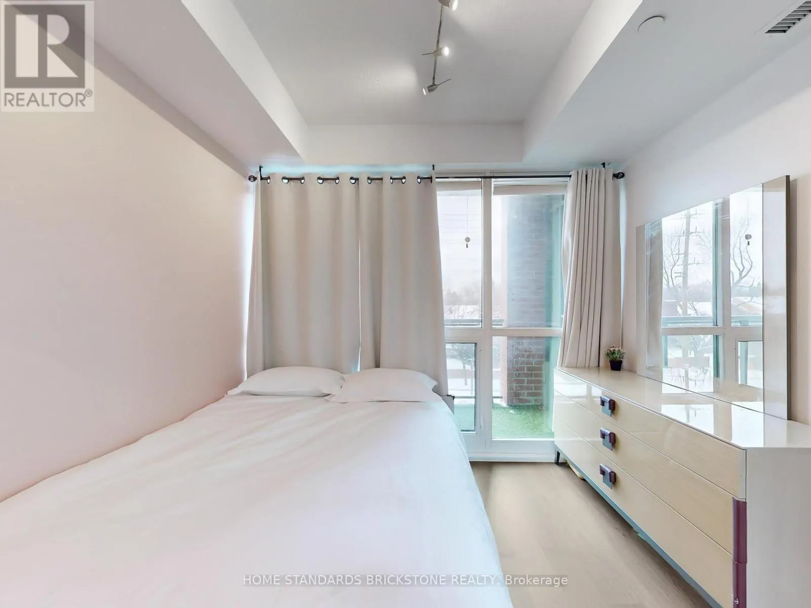 427 - 7608 YONGE STREET