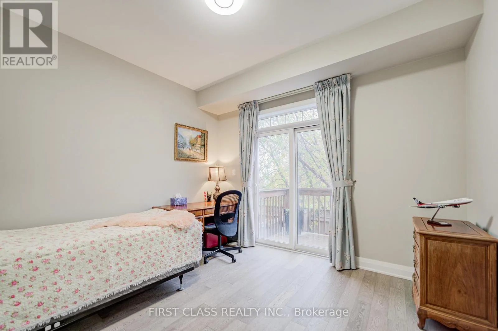 35 THOMAS FOSTER STREET