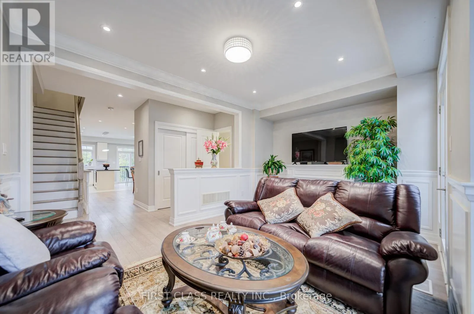 35 THOMAS FOSTER STREET