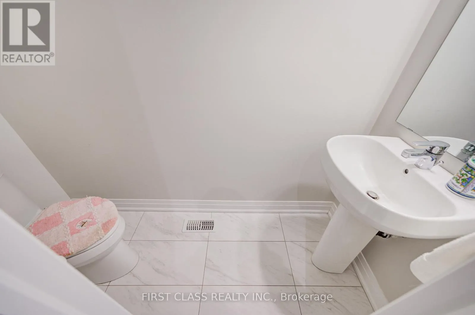 35 THOMAS FOSTER STREET