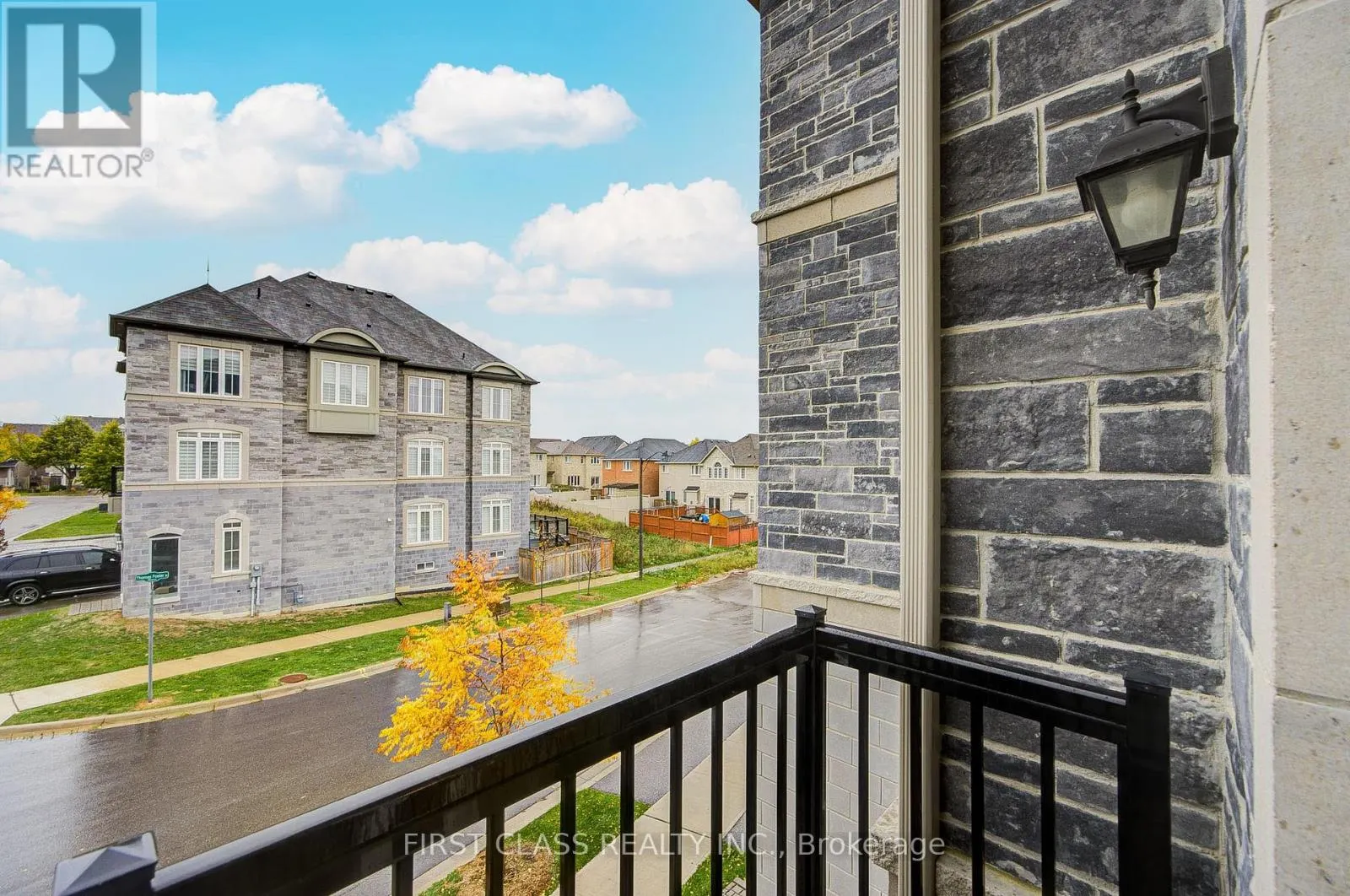 35 THOMAS FOSTER STREET