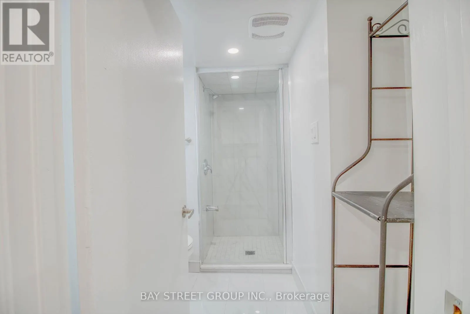 BASEMENT #2 - 65 DAVIS ROAD N