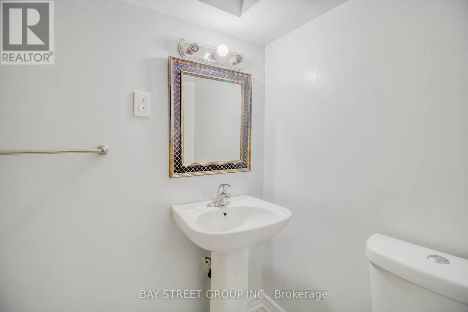 BASEMENT #1 - 65 DAVIS ROAD N