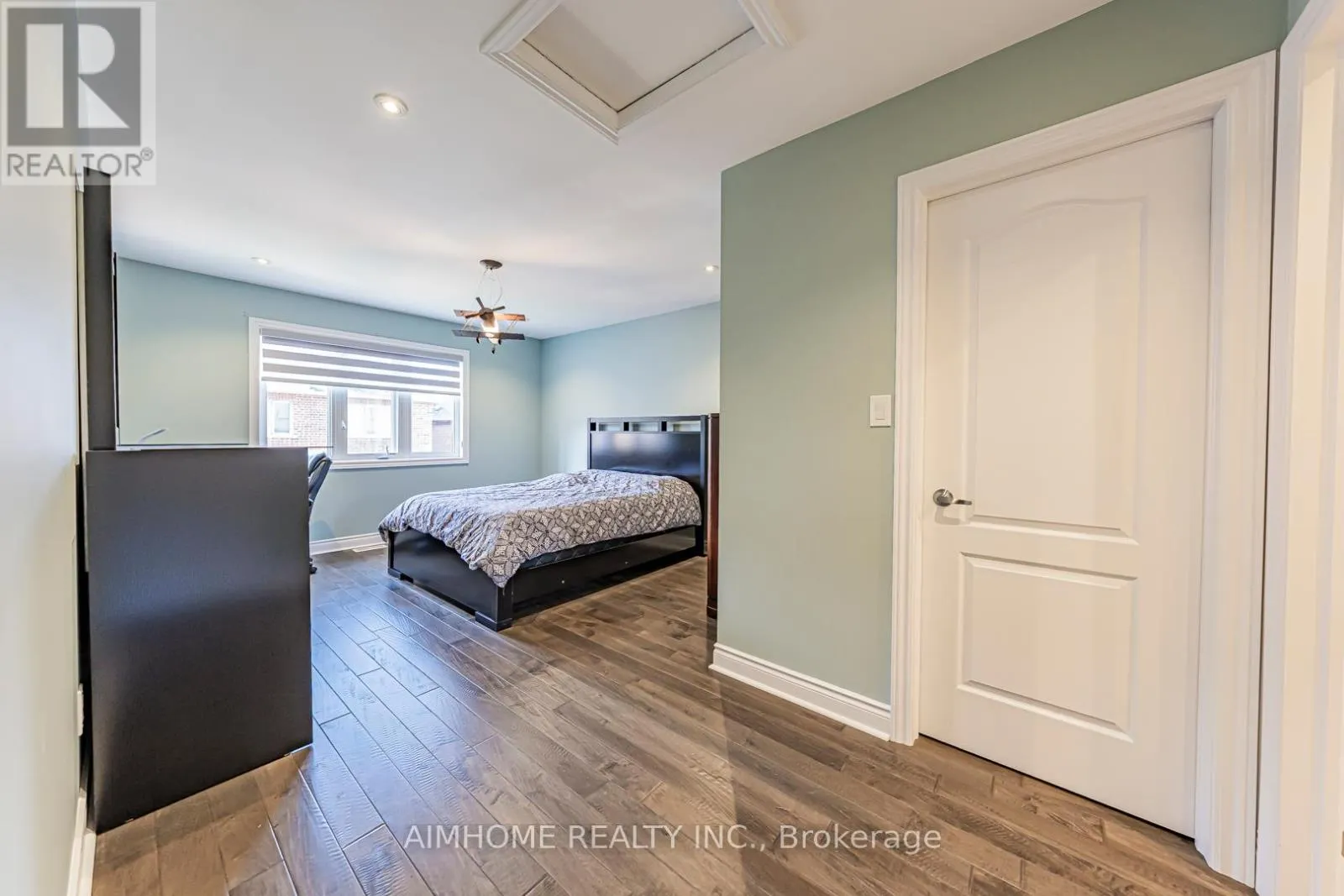 986 WILBUR PIPHER CIRCLE