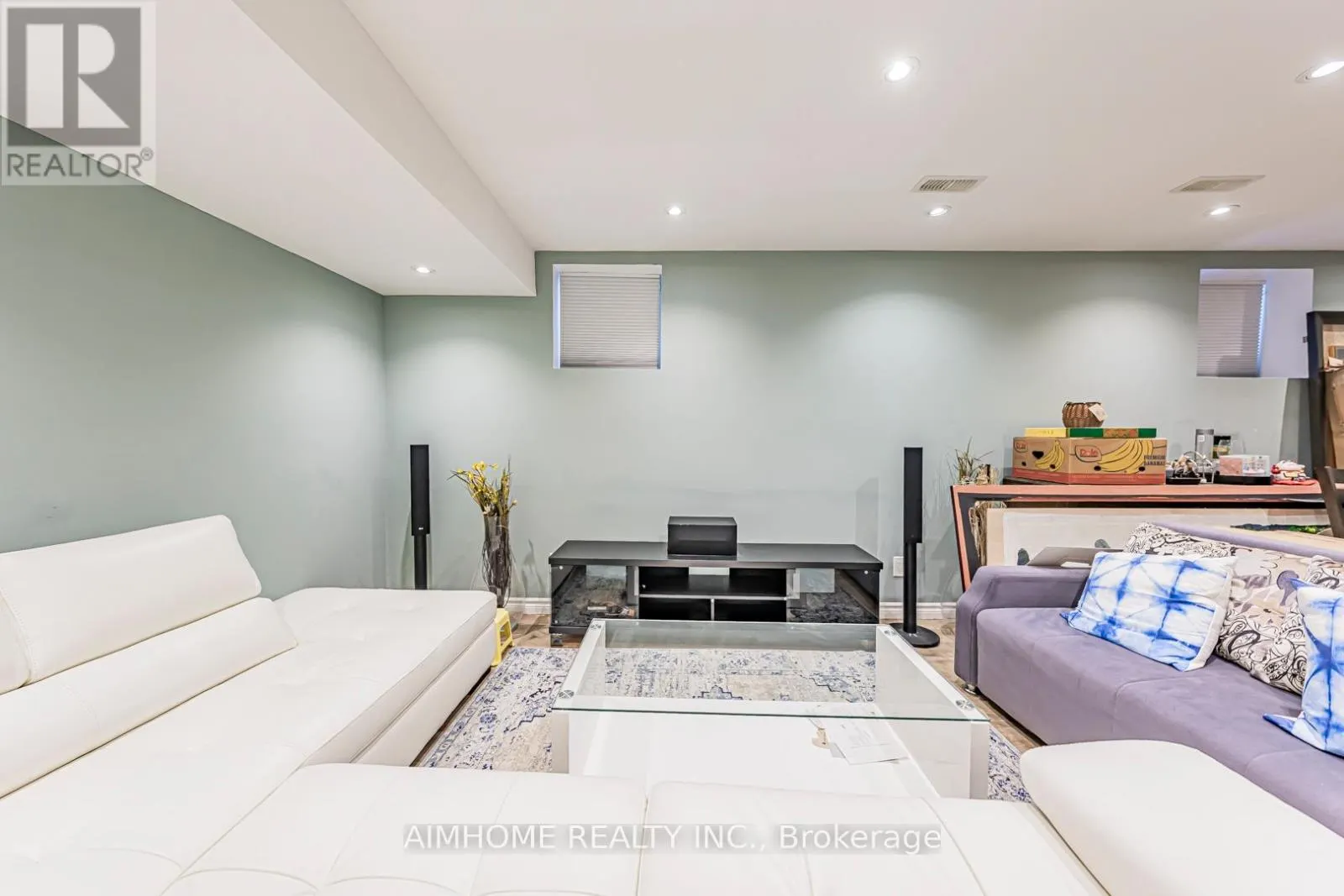 986 WILBUR PIPHER CIRCLE