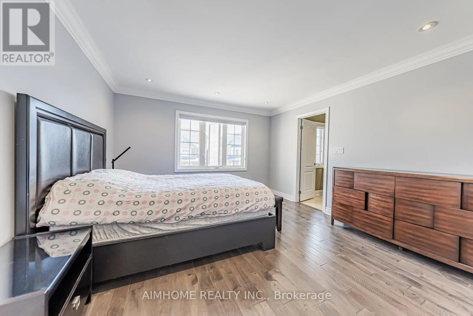 986 WILBUR PIPHER CIRCLE