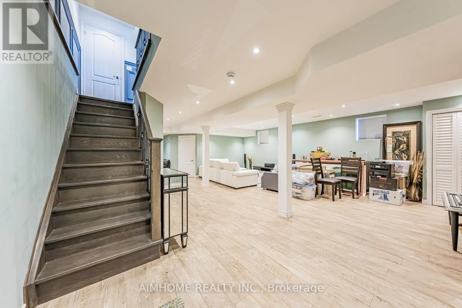 986 WILBUR PIPHER CIRCLE