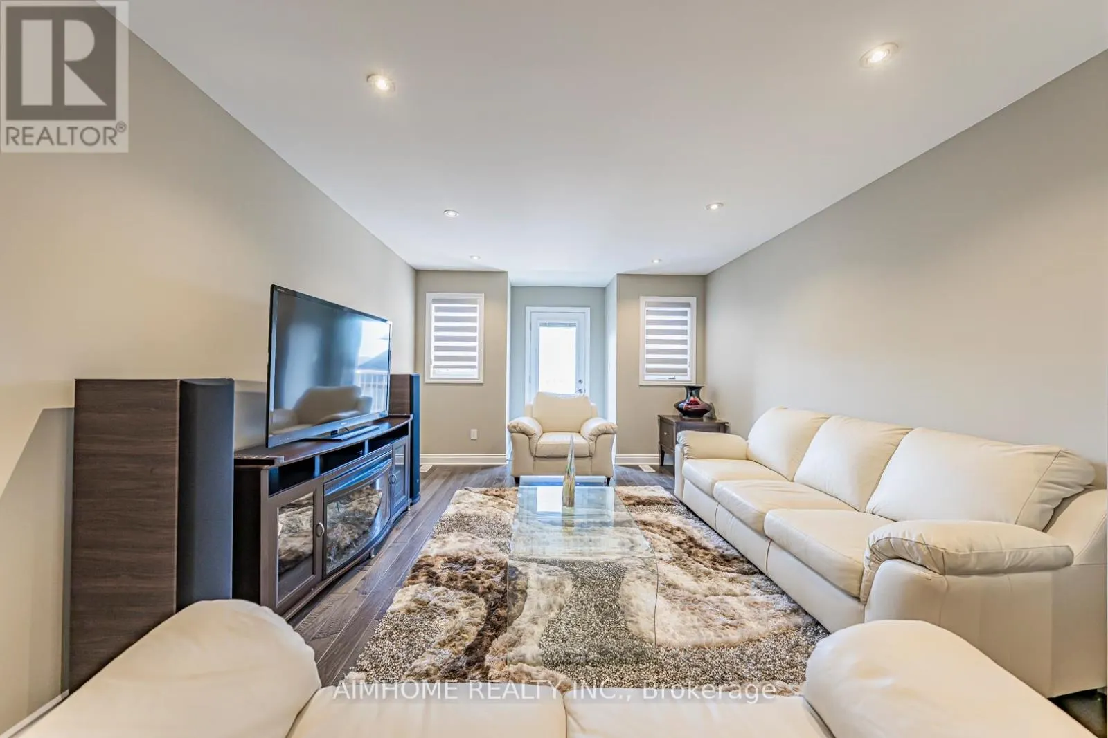 986 WILBUR PIPHER CIRCLE