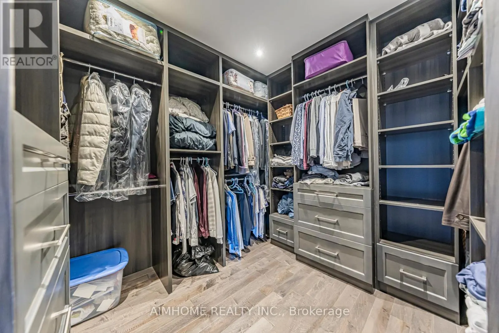 986 WILBUR PIPHER CIRCLE