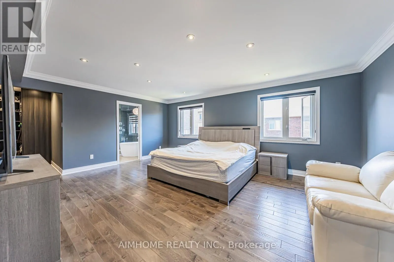 986 WILBUR PIPHER CIRCLE