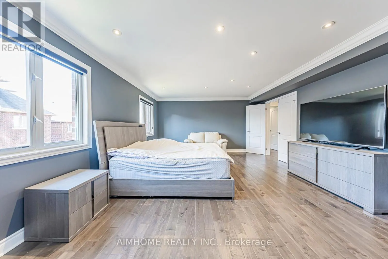 986 WILBUR PIPHER CIRCLE