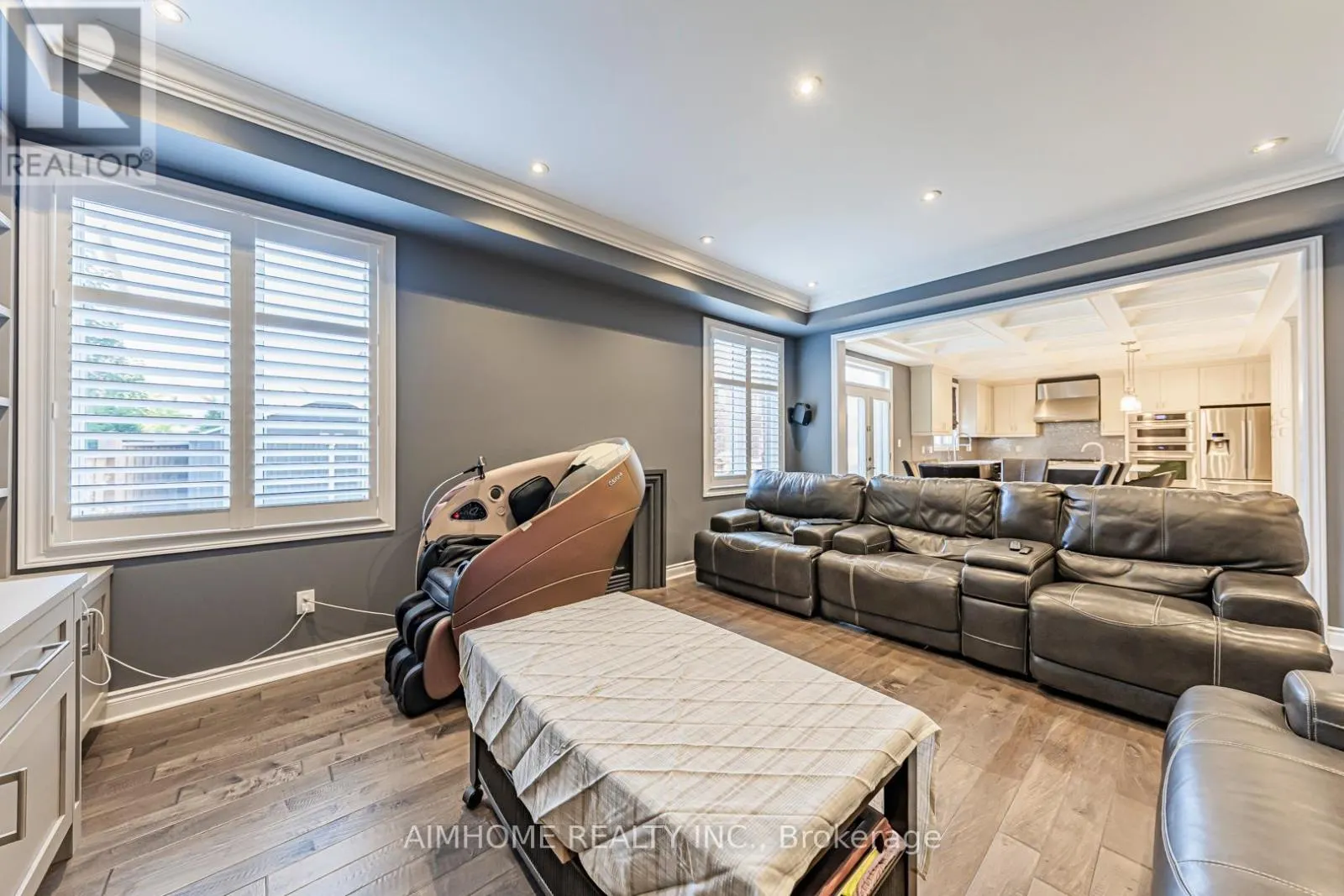 986 WILBUR PIPHER CIRCLE