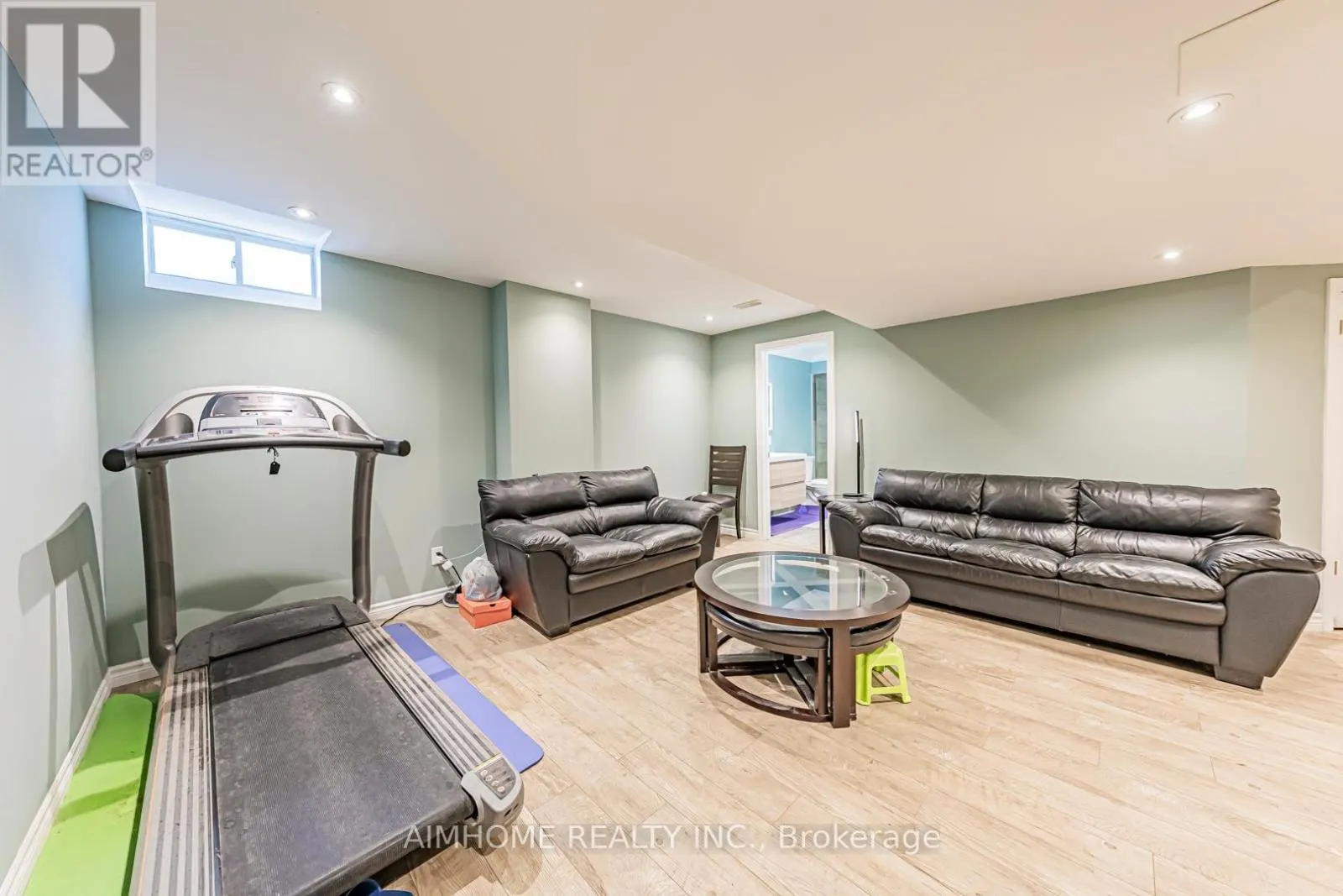 986 WILBUR PIPHER CIRCLE