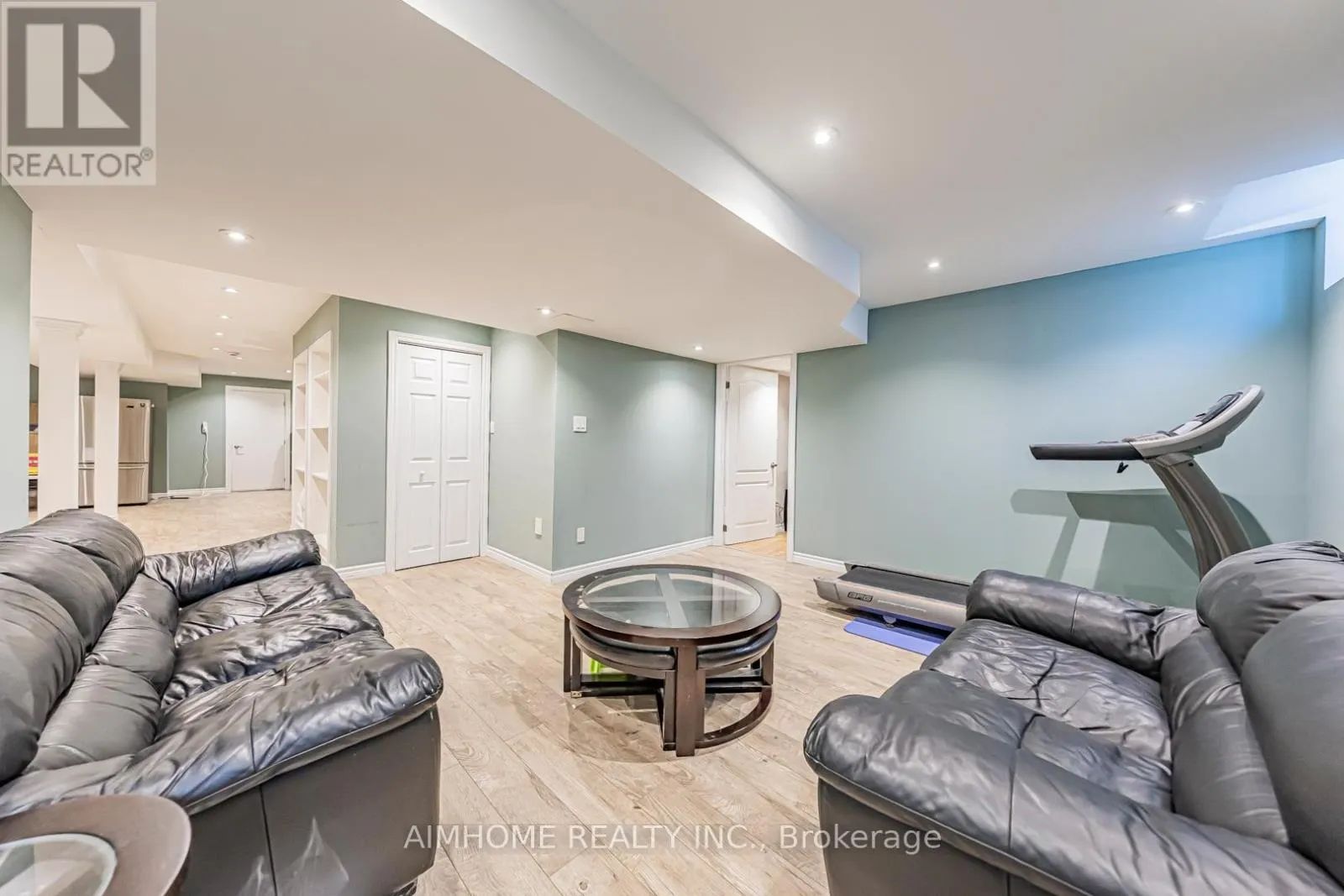 986 WILBUR PIPHER CIRCLE