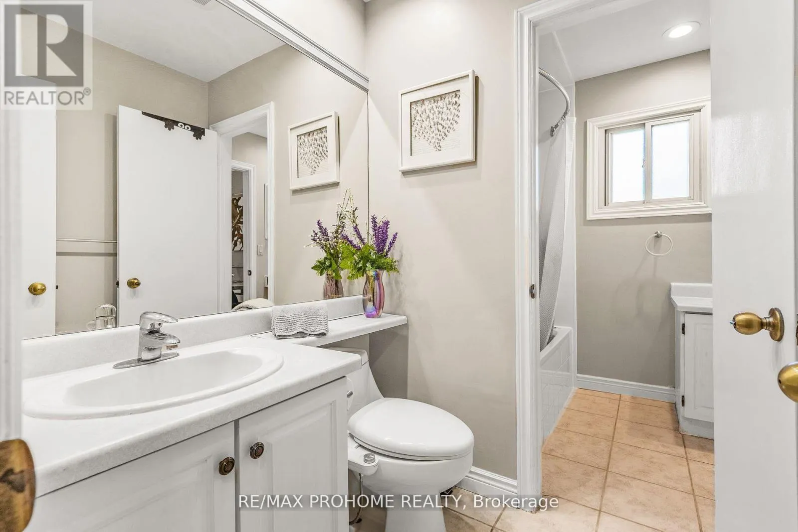 32 SIR BEDEVERE PLACE