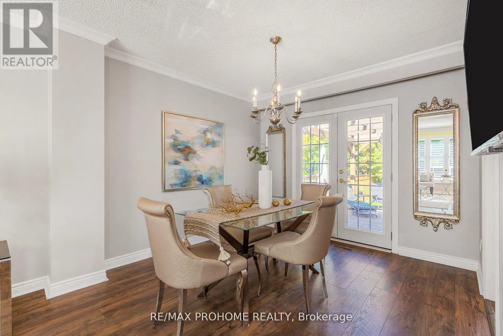 32 SIR BEDEVERE PLACE