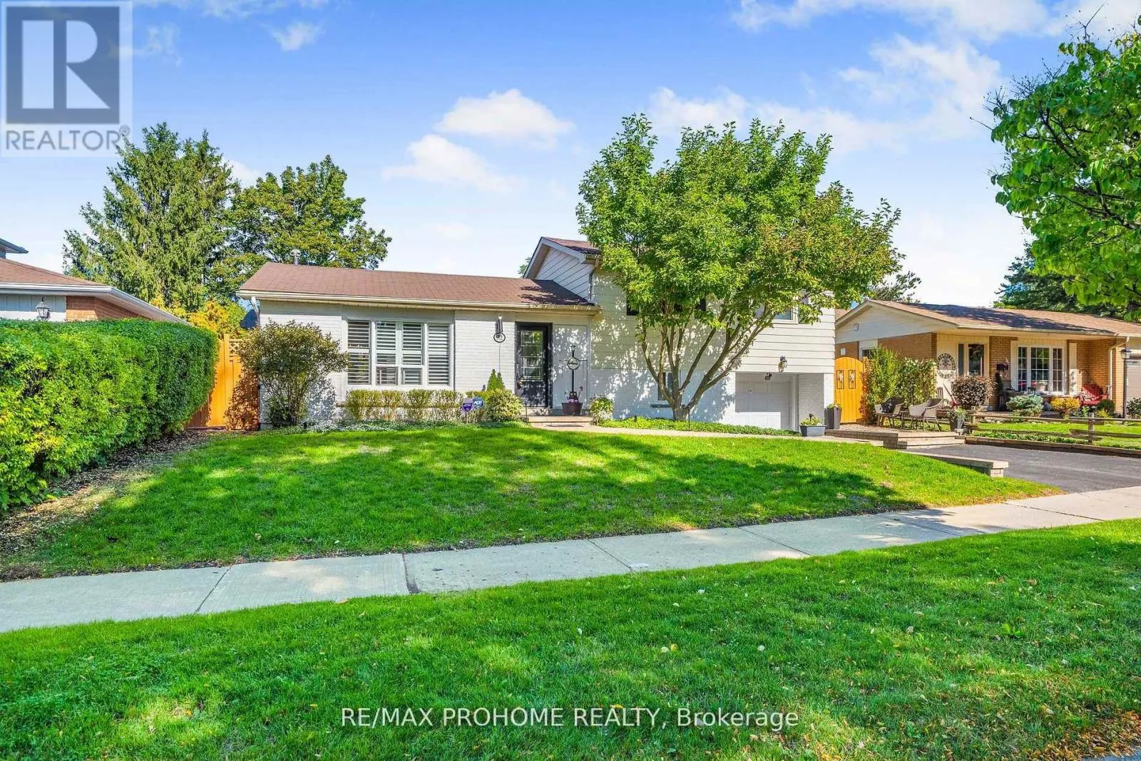 32 SIR BEDEVERE PLACE