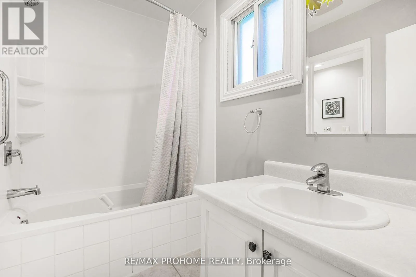 32 SIR BEDEVERE PLACE