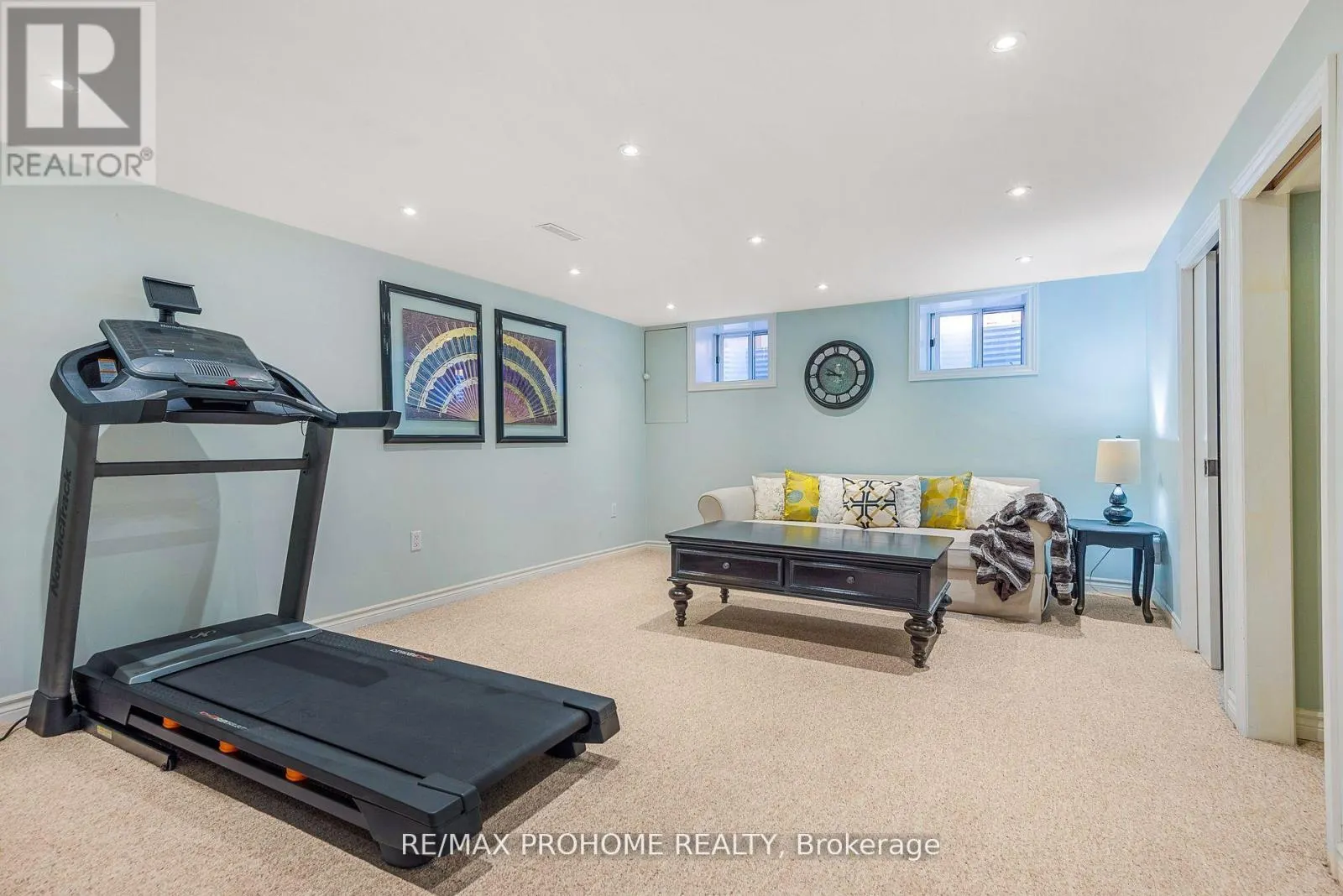 32 SIR BEDEVERE PLACE