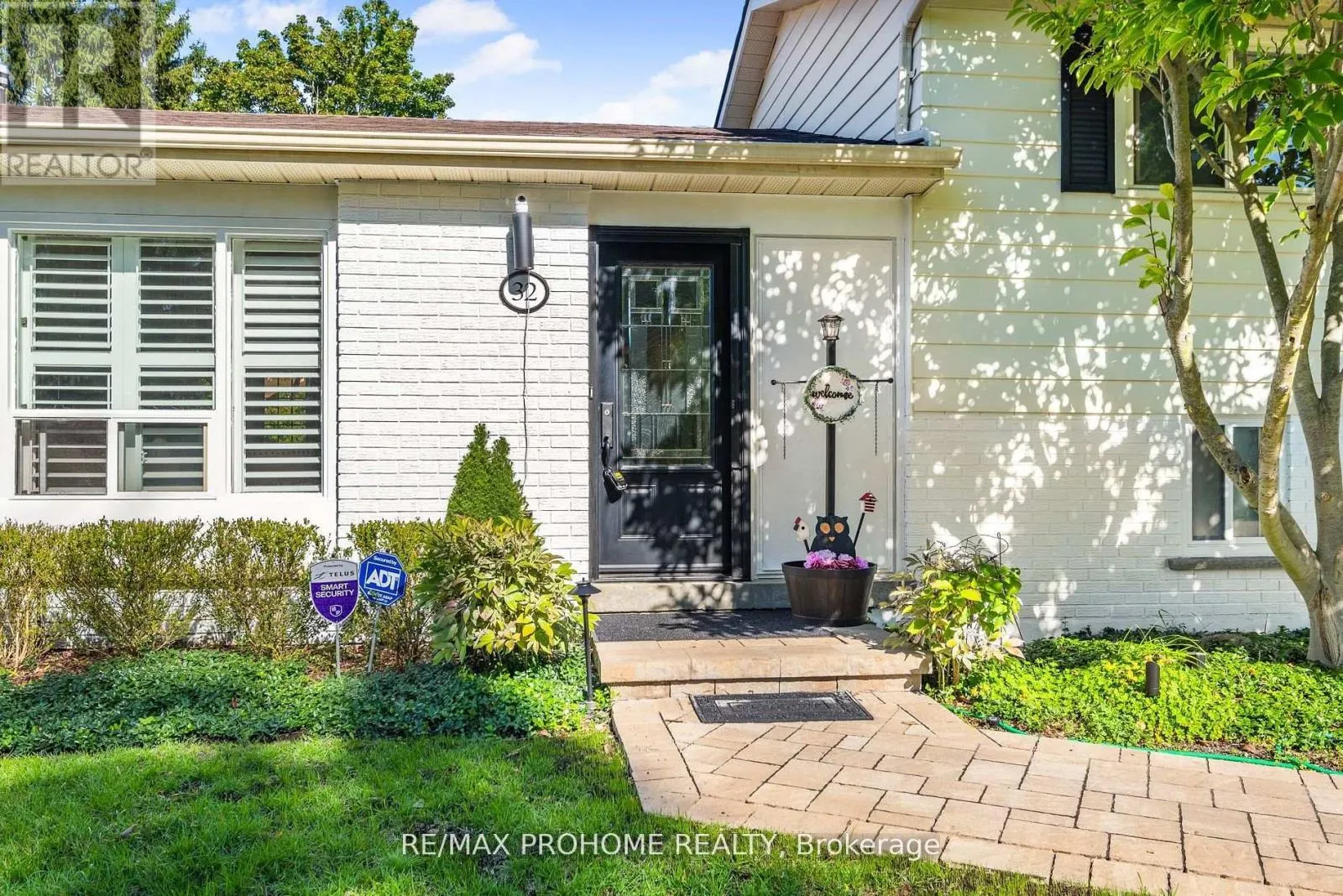 32 SIR BEDEVERE PLACE