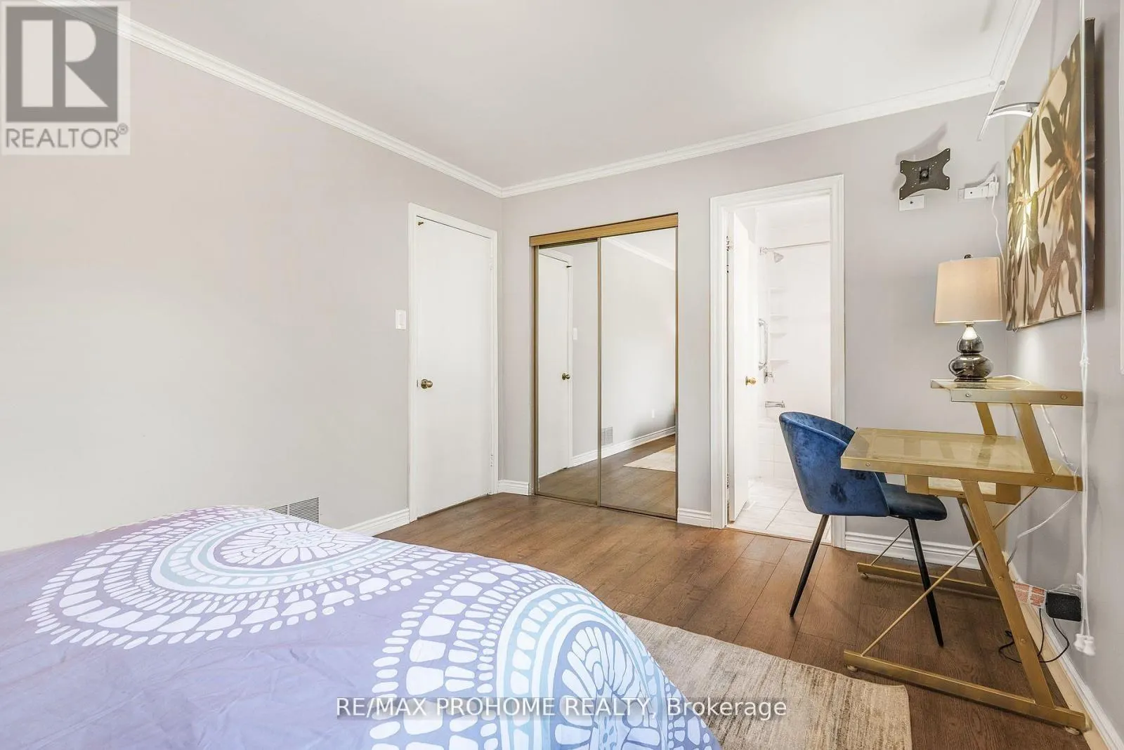 32 SIR BEDEVERE PLACE