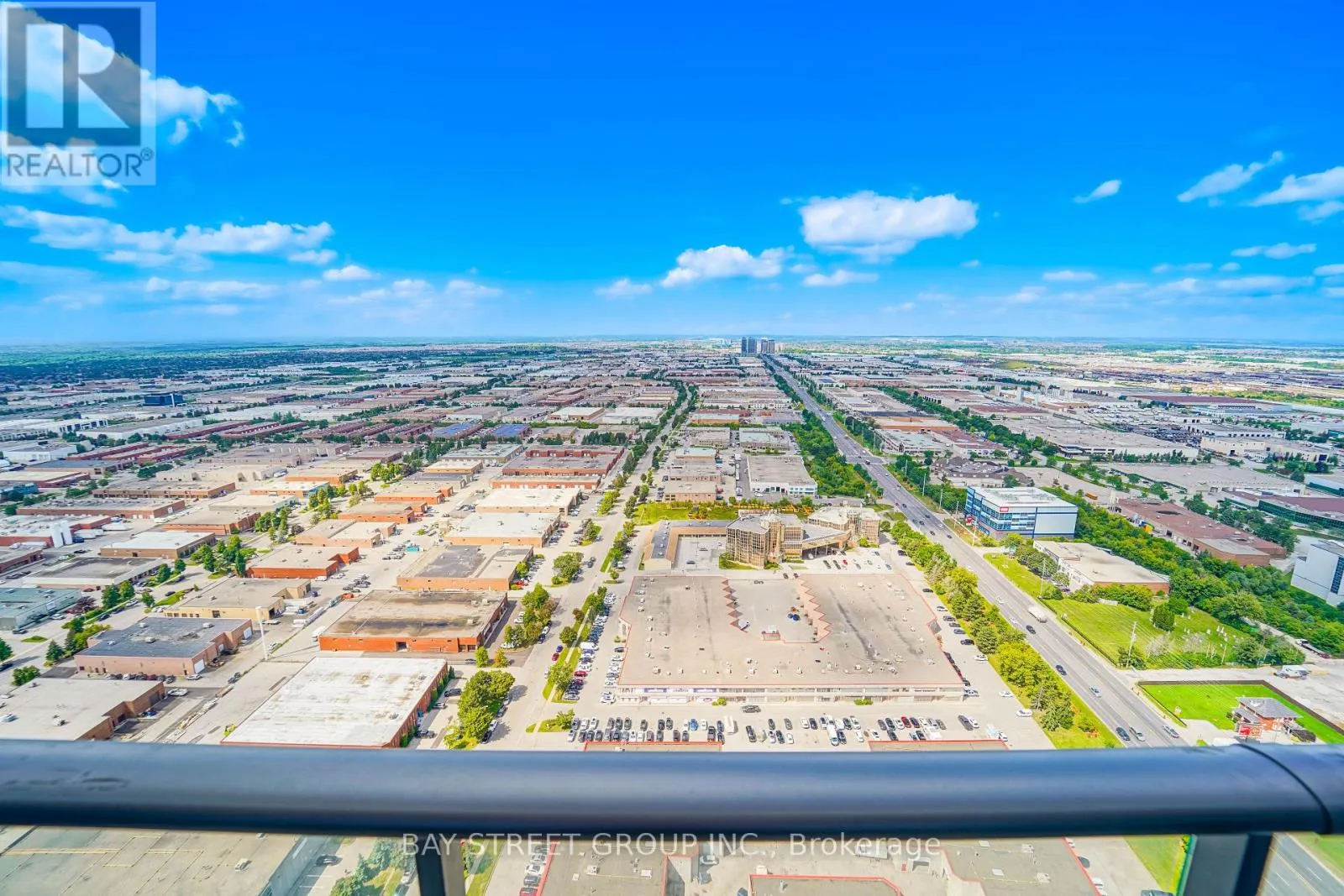 4512 - 1000 PORTAGE PARKWAY