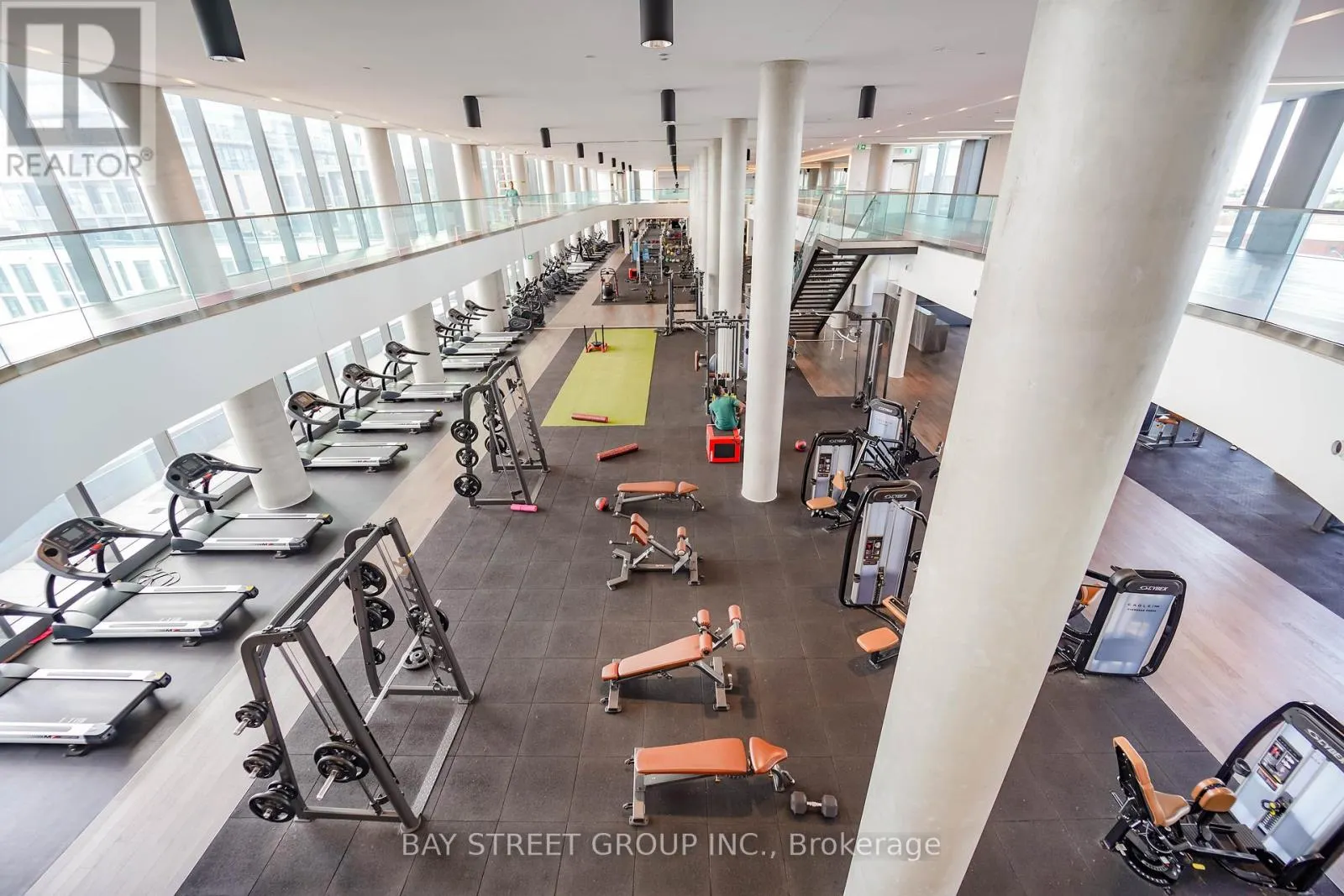 4512 - 1000 PORTAGE PARKWAY