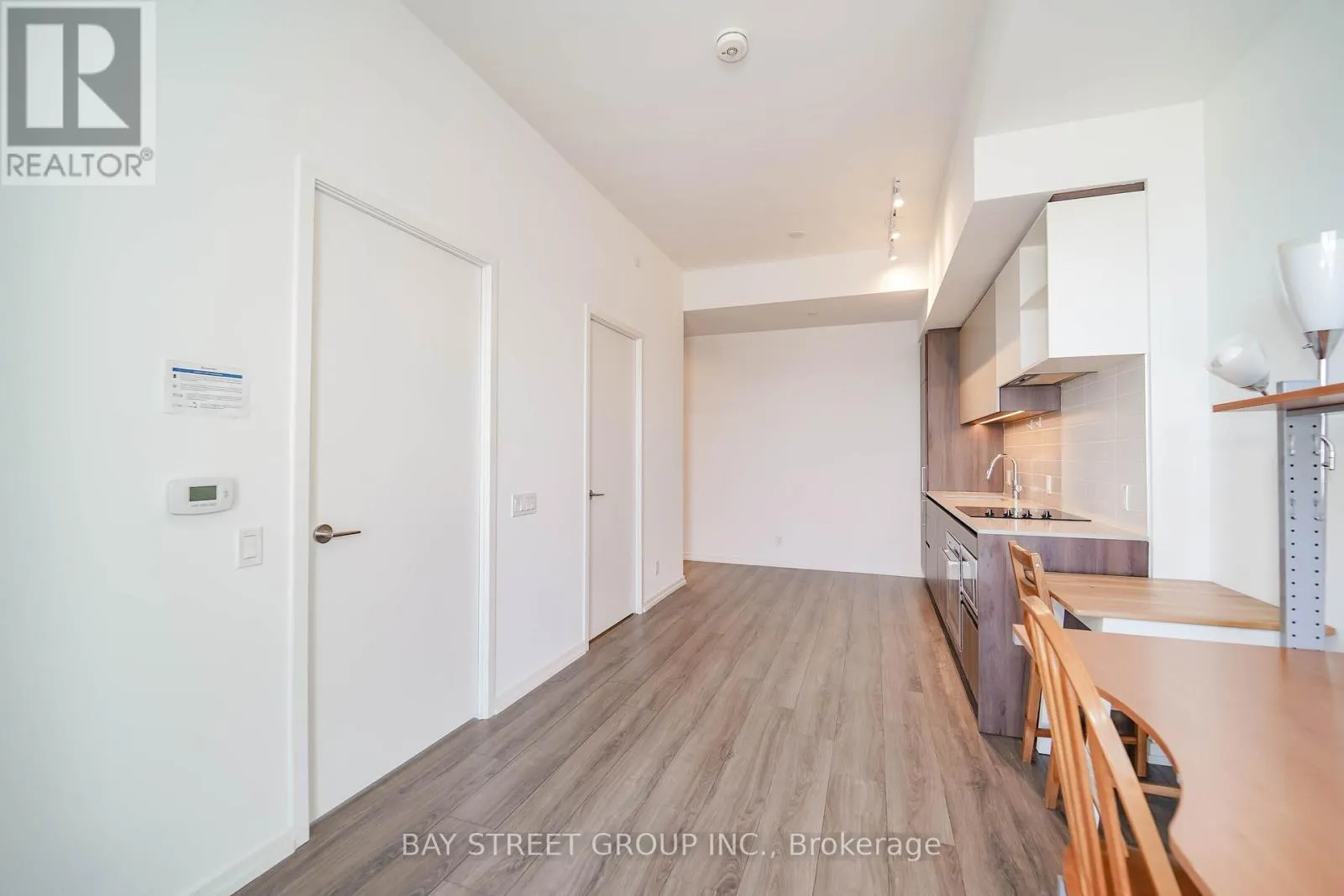 4512 - 1000 PORTAGE PARKWAY