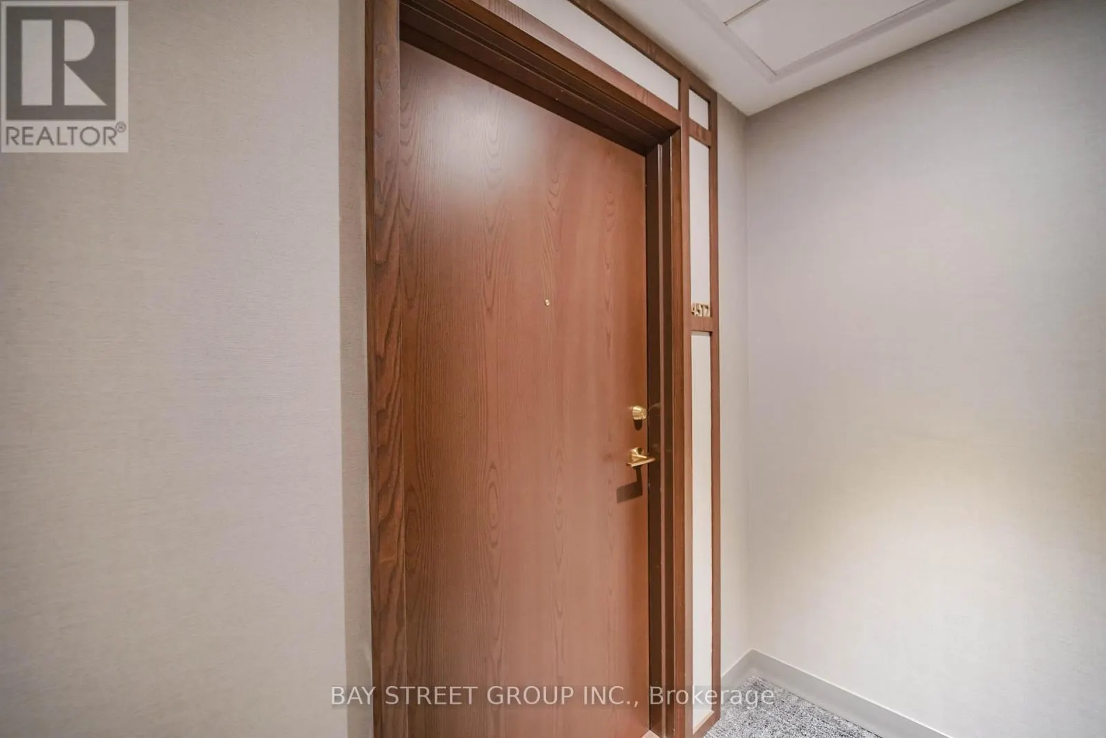 4512 - 1000 PORTAGE PARKWAY