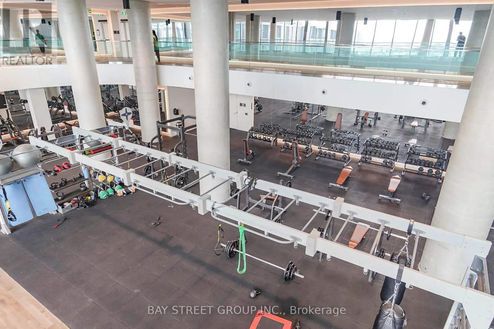 4512 - 1000 PORTAGE PARKWAY