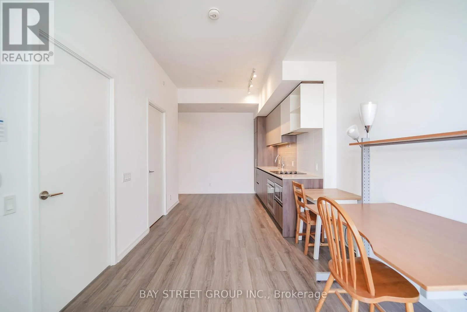 4512 - 1000 PORTAGE PARKWAY