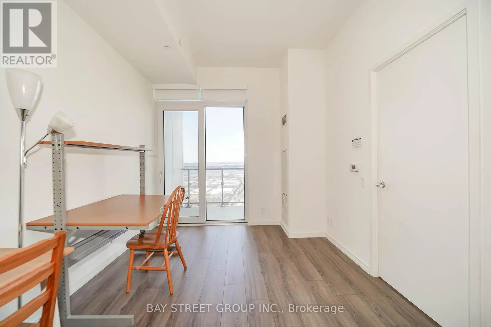 4512 - 1000 PORTAGE PARKWAY