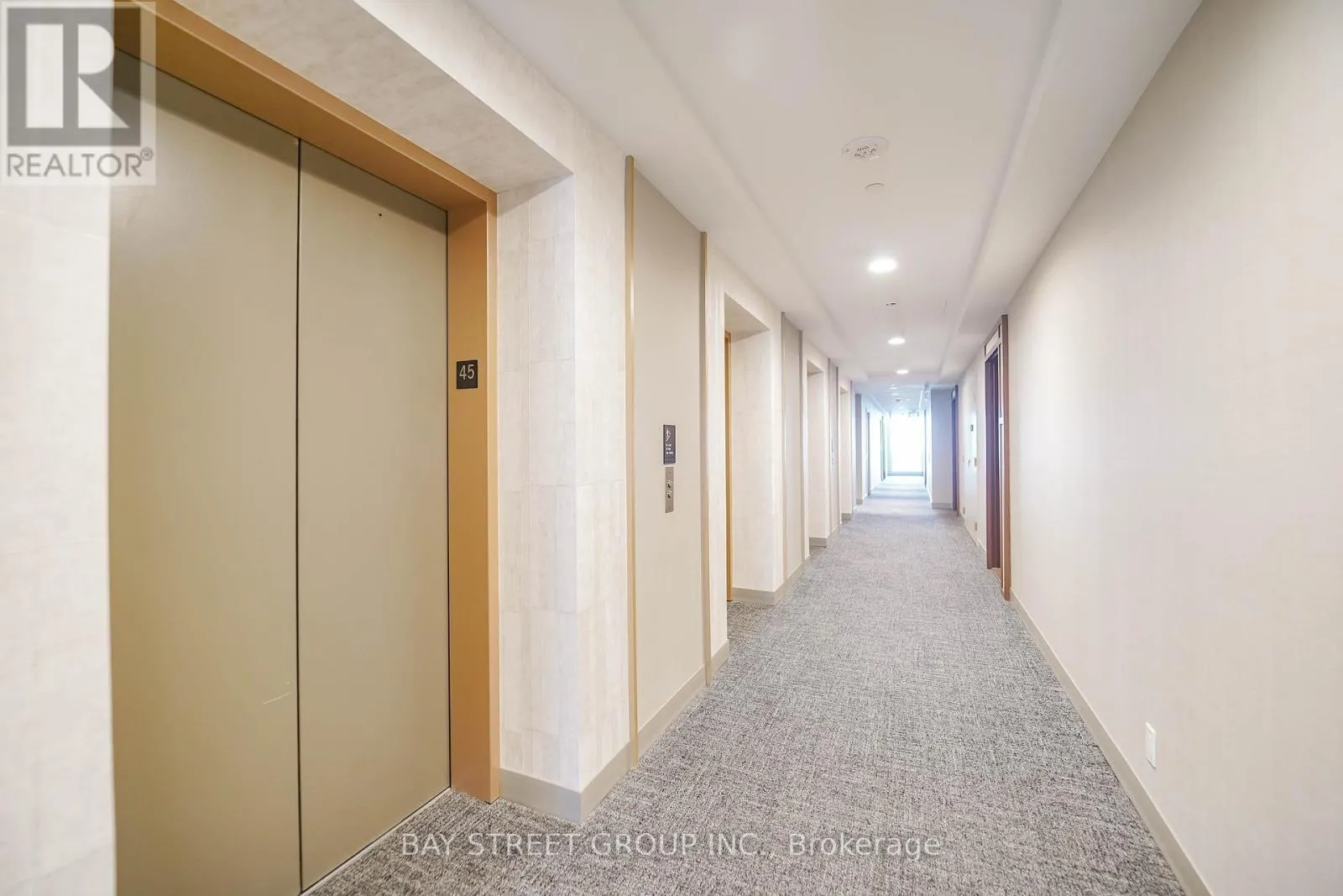 4512 - 1000 PORTAGE PARKWAY