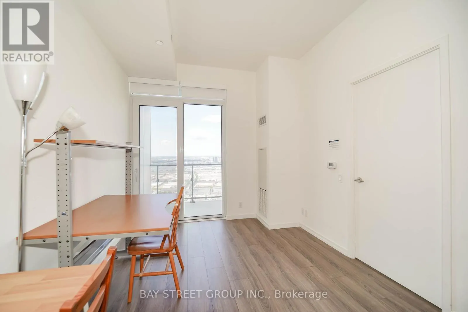 4512 - 1000 PORTAGE PARKWAY