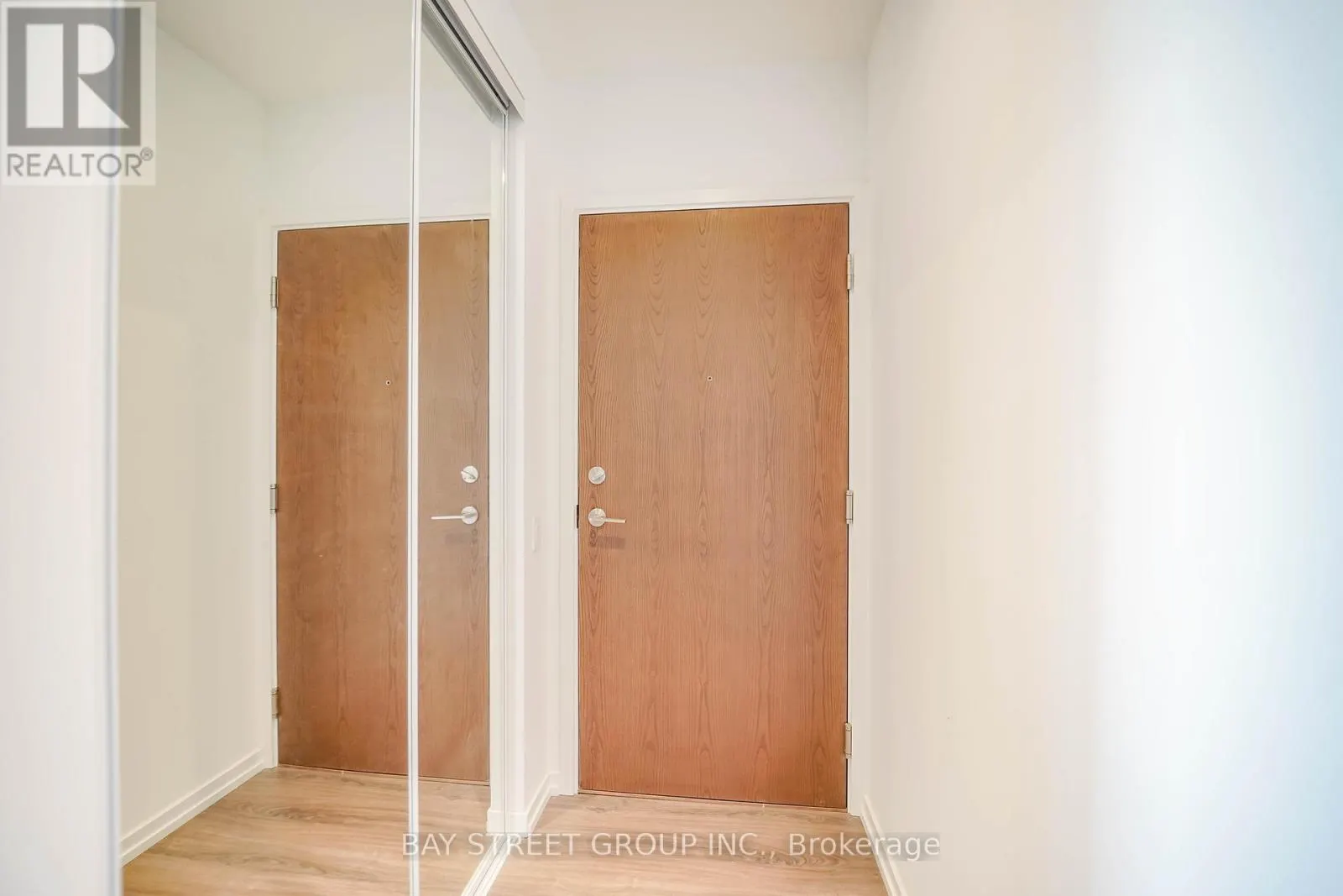 4512 - 1000 PORTAGE PARKWAY