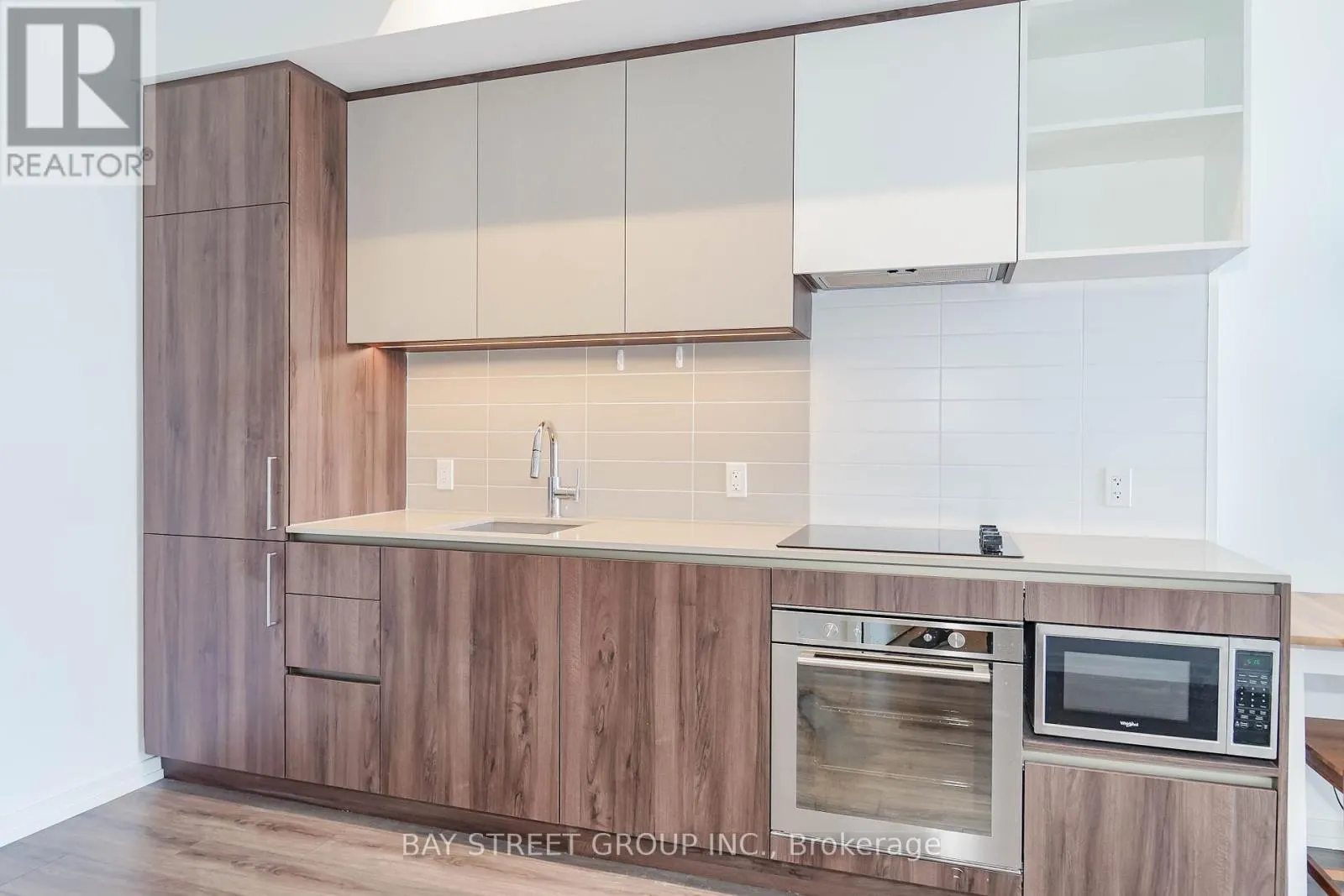 4512 - 1000 PORTAGE PARKWAY