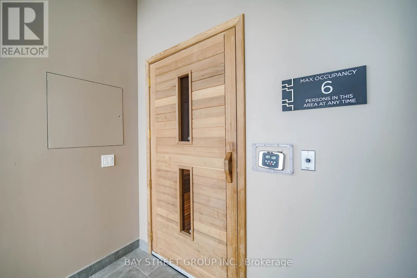 4512 - 1000 PORTAGE PARKWAY