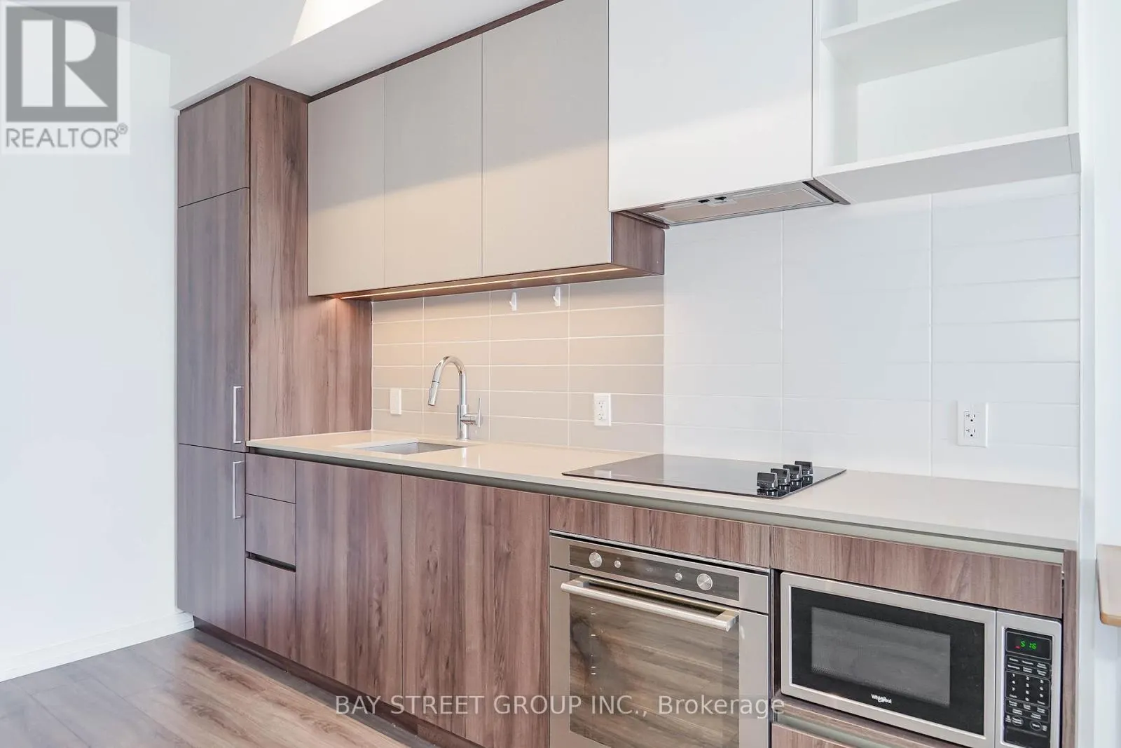 4512 - 1000 PORTAGE PARKWAY