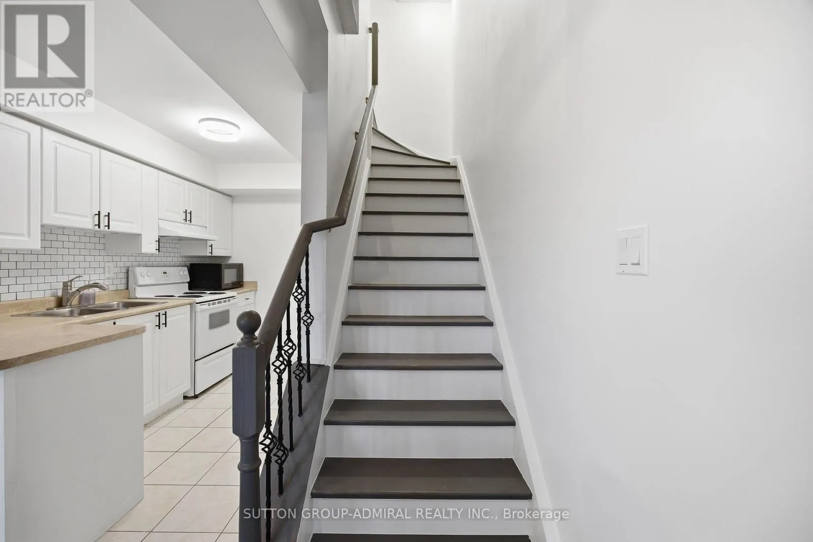 216 - 308 JOHN STREET