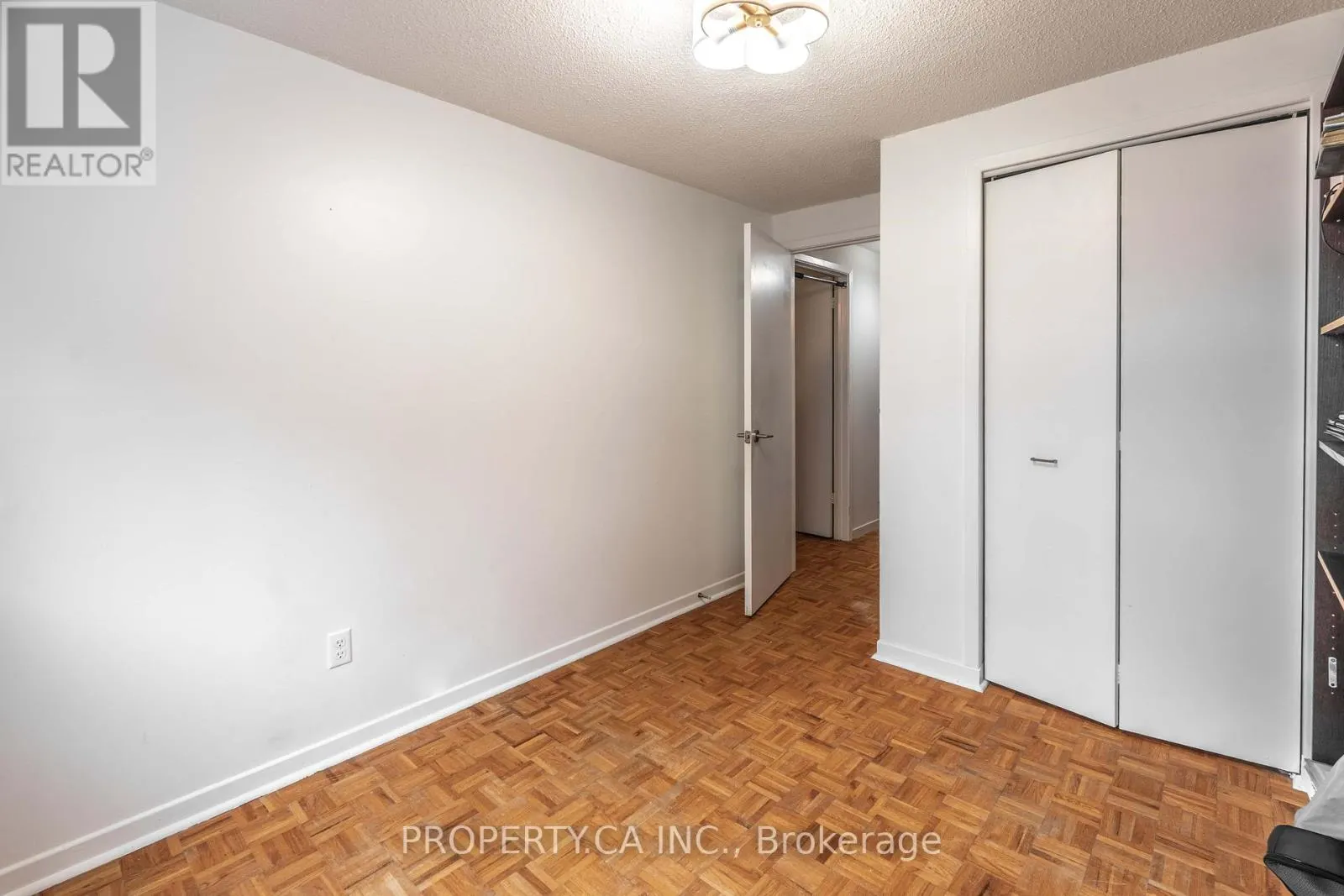 23 - 40 CASTLE ROCK DRIVE