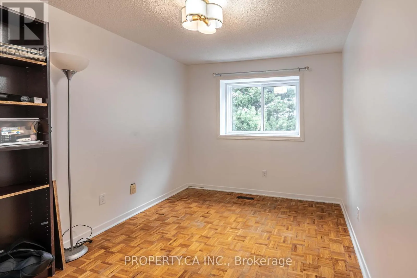 23 - 40 CASTLE ROCK DRIVE