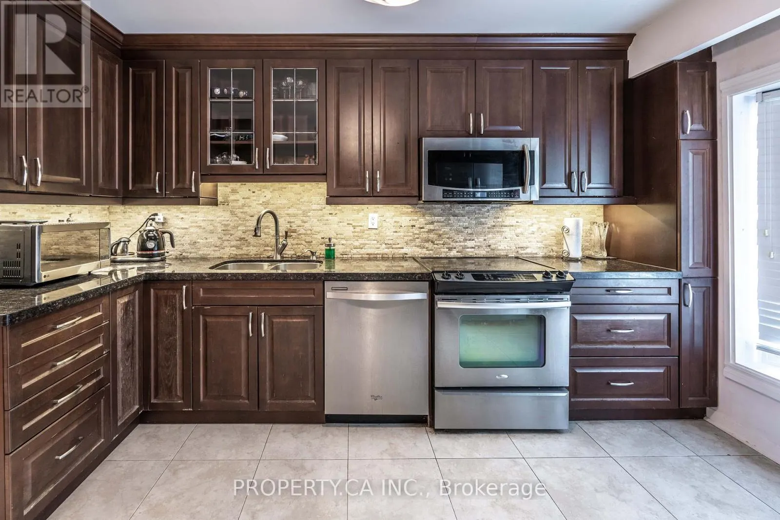 23 - 40 CASTLE ROCK DRIVE